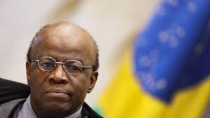 Ministro Joaquim Barbosa anuncia sua saída do STF 
